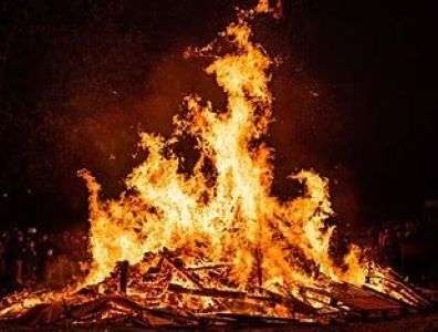 29955-22-bonfire.jpg