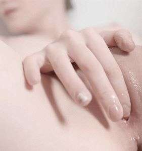 29019-73-08-caress.jpg