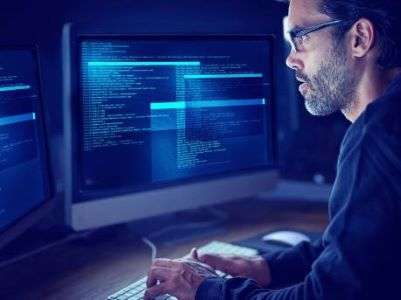 29063-395-06-hacker.jpg