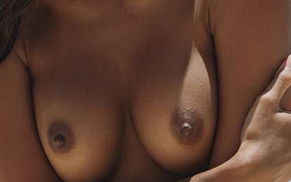 30892-5-04-boobs.jpg