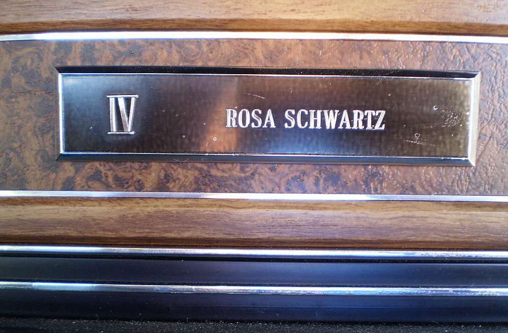 Glove box tag ‘Rosa Schwartz’